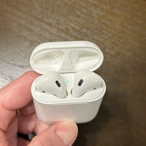 Apple AirPod 2nd generation